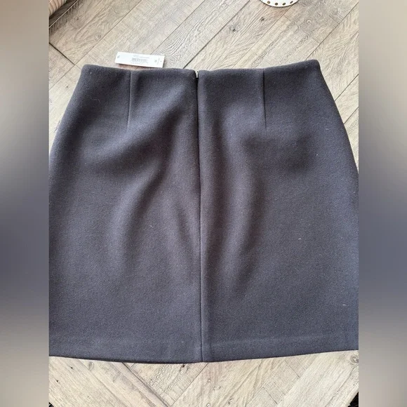 BNWT Joe Fresh Black Mini Skirt, size 10. - Picture 5 of 7